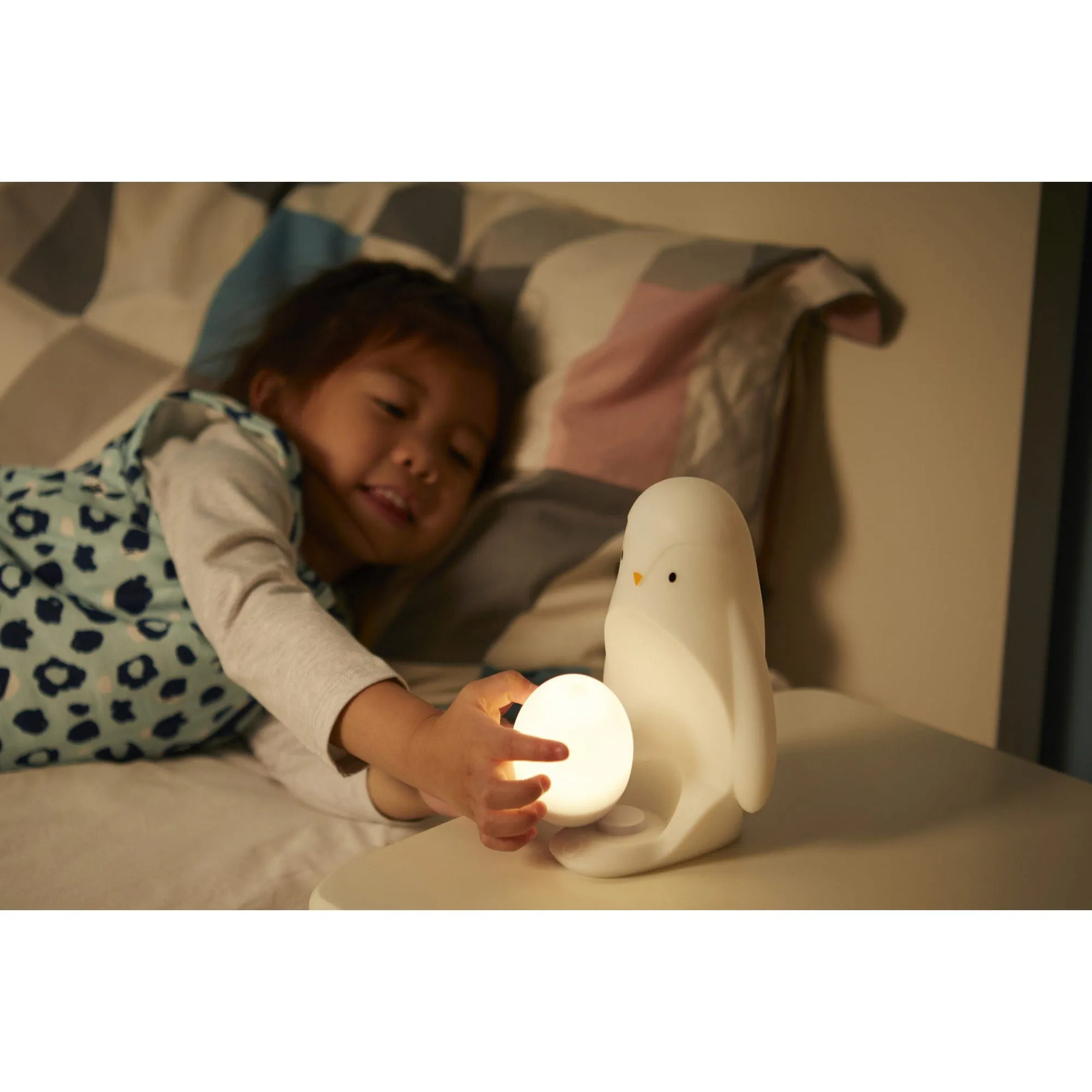 Tommee Tippee 2-in-1 Portable Penguin Night Light with UK Plug – Soothing Glow for Nursery & Travel